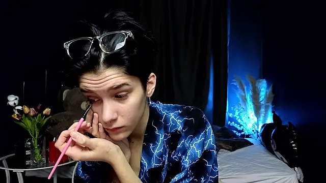 Hyeon Jin online show from March 16, 10:11 am