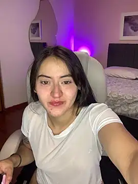 Camila pinkk online show from March 5, 5:50 pm