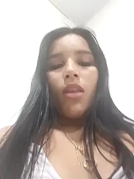 Snapshot of the_queen_of_street chatting on November 24, 2:44 am the queen of street online show from November 24, 2:44 am