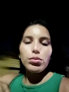 Snapshot of the_queen_of_street chatting on December 16, 2:27 am the queen of street online show from December 16, 2:27 am