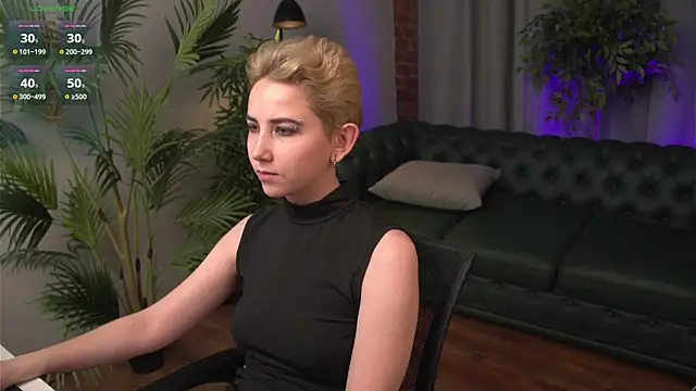 Snapshot of Aurora_First chatting on January 14, 5:45 pm Aurora First online show from January 14, 5:45 pm