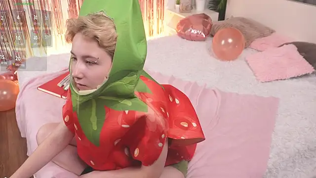 Snapshot of Aurora_First chatting on January 15, 2:56 pm Aurora First online show from January 15, 2:56 pm