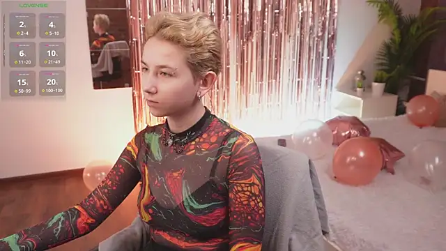 Snapshot of Aurora_First chatting on January 18, 3:05 pm Aurora First online show from January 18, 3:05 pm