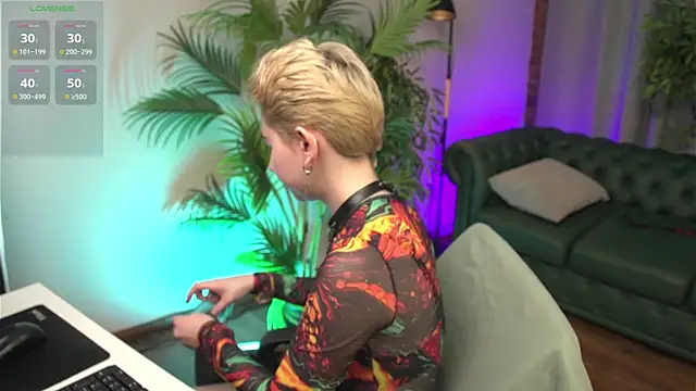 Snapshot of Aurora_First chatting on January 19, 2:06 pm Aurora First online show from January 19, 2:06 pm