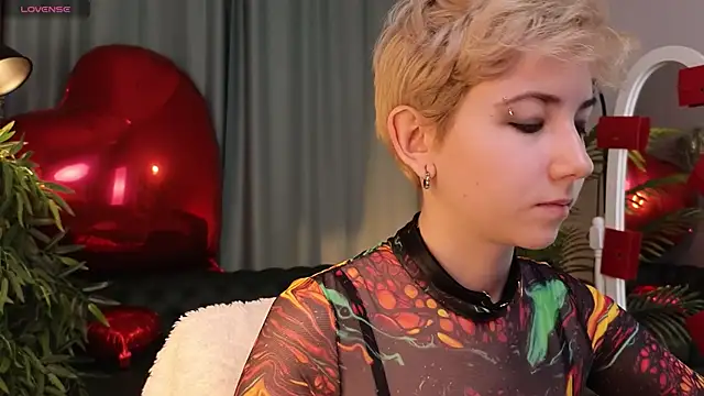 Snapshot of Aurora_First chatting on February 15, 3:06 pm Aurora First online show from February 15, 3:06 pm