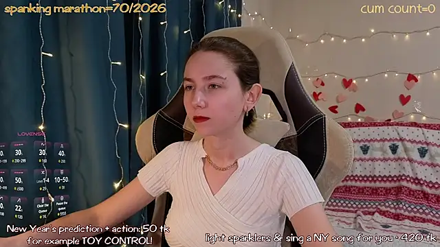 Snapshot of Aurora_First chatting on January 14, 6:46 pm Aurora First online show from January 14, 6:46 pm