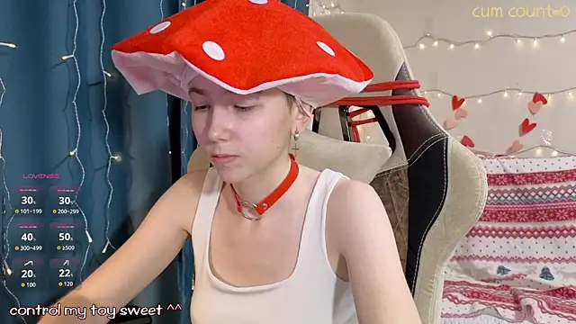 Snapshot of Aurora_First chatting on February 11, 4:56 pm Aurora First online show from February 11, 4:56 pm