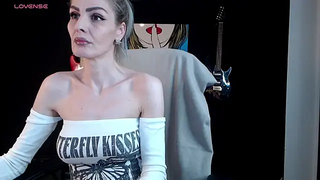 AshlineKatte online show from March 18, 6:15 pm