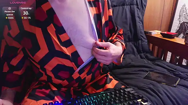 Snapshot of fractal74 chatting on January 19, 1:00 am fractal74 online show from January 19, 1:00 am