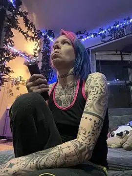 trashbrat online show from May 3, 7:58 am