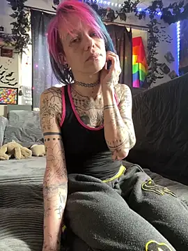 trashbrat online show from May 4, 8:05 pm