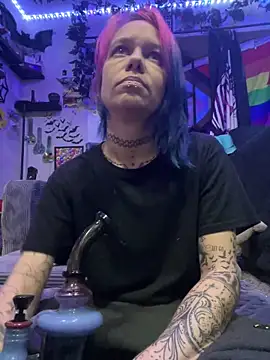 trashbrat online show from May 7, 1:33 am