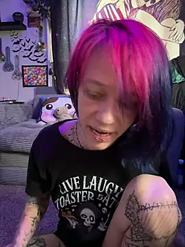 trashbrat online show from May 9, 11:10 pm