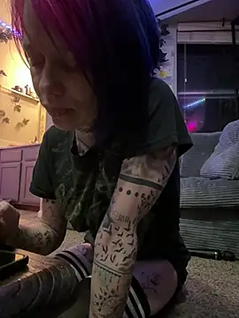 trashbrat online show from May 13, 8:23 am