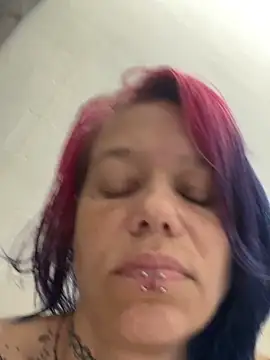 trashbrat online show from May 15, 4:58 pm