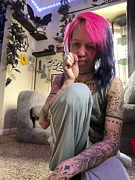 trashbrat online show from May 18, 11:21 pm