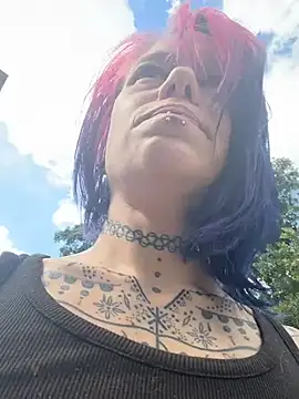 trashbrat online show from May 20, 9:43 pm