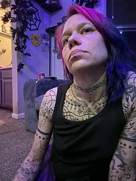 trashbrat online show from May 21, 9:49 am