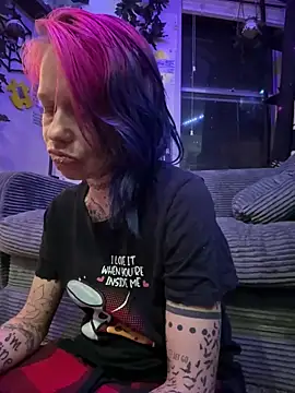 trashbrat online show from May 24, 8:52 am