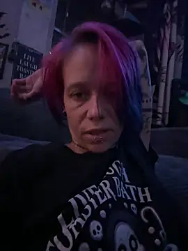 trashbrat online show from May 25, 10:10 am