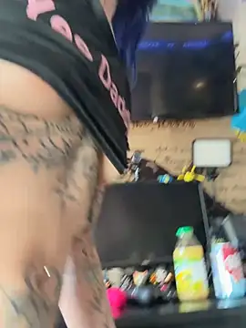 trashbrat online show from May 25, 10:16 pm