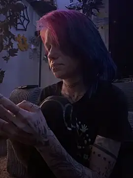 trashbrat online show from May 26, 10:44 am