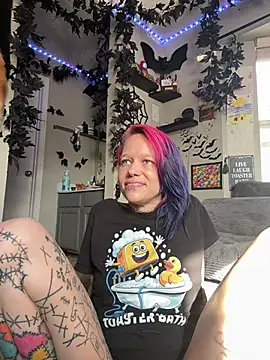 trashbrat online show from May 26, 10:50 pm