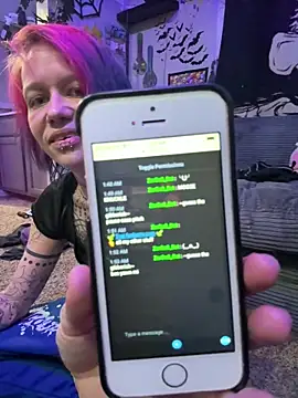 trashbrat online show from May 28, 6:54 am