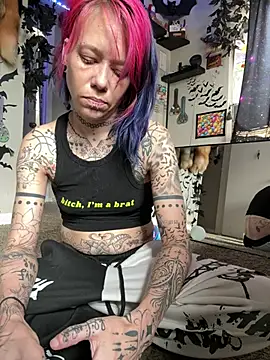 trashbrat online show from May 31, 7:48 pm
