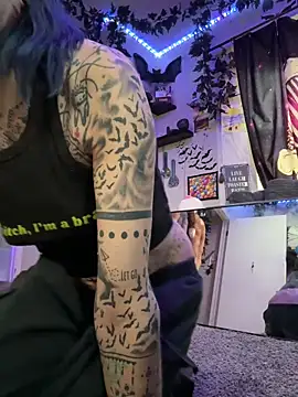 trashbrat online show from June 2, 1:07 am