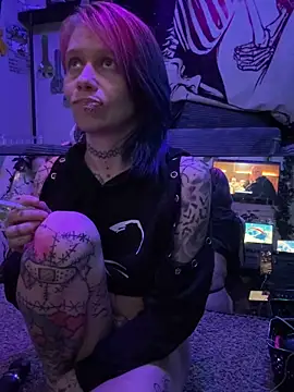 trashbrat online show from June 4, 7:25 am