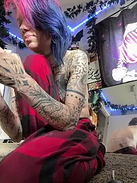 trashbrat online show from June 4, 8:26 pm