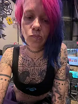 trashbrat online show from June 12, 4:00 am