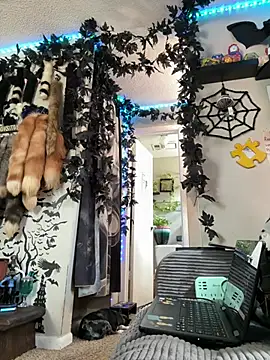 trashbrat online show from August 1, 7:46 pm