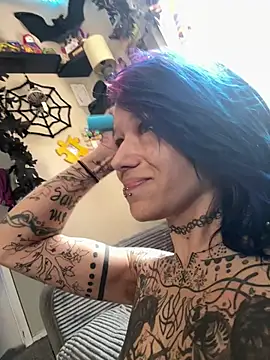trashbrat online show from August 3, 5:38 pm
