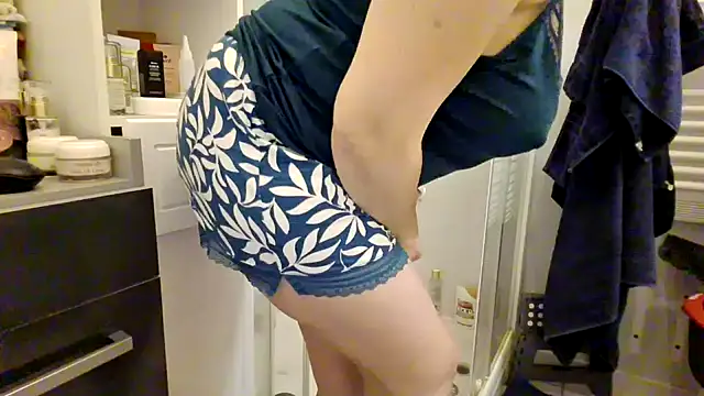 Snapshot of sweetinside_ chatting on January 13, 5:33 pm sweetinside online show from January 13, 5:33 pm