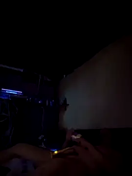 Snapshot of hesjustafriend chatting on January 13, 1:39 pm hesjustafriend online show from January 13, 1:39 pm