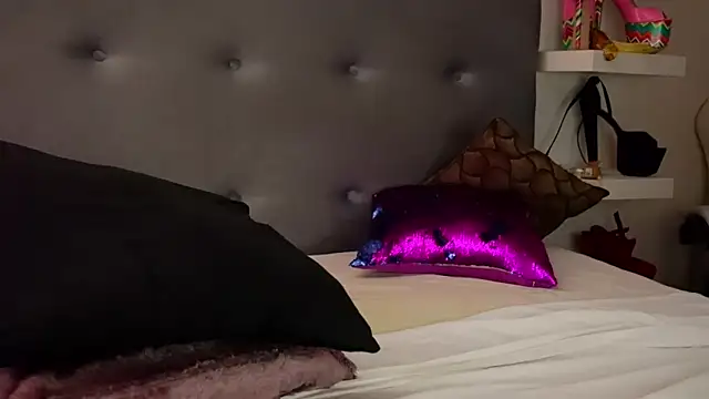 Snapshot of TanyaKros chatting on March 13, 9:10 am TanyaKros online show from March 13, 9:10 am