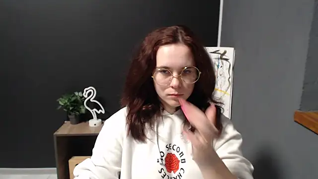 mini girly online show from February 4, 1:16 pm