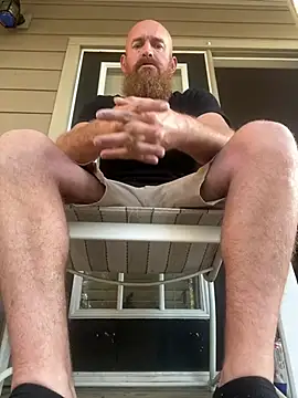 Snapshot of 32XRedBeard chatting on April 18, 11:58 am 32XRedBeard online show from April 18, 11:58 am