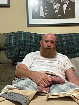 Snapshot of 32XRedBeard chatting on May 4, 1:01 am 32XRedBeard online show from May 4, 1:01 am