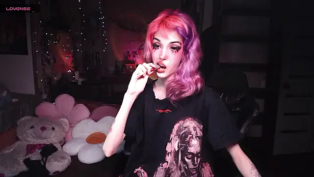 Snapshot of Ink__pleasure chatting on July 5, 9:00 pm Ink pleasure online show from July 5, 9:00 pm