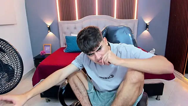 Tommy18   online show from February 12, 3:23 am