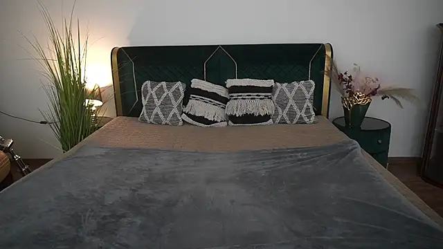 Snapshot of ArielGemme chatting on June 6, 8:02 pm ArielGemme online show from June 6, 8:02 pm