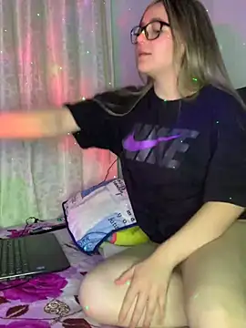 Snapshot of LunaShine_ chatting on February 13, 11:26 pm LunaShine online show from February 13, 11:26 pm