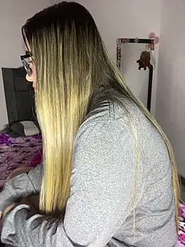 Snapshot of LunaShine_ chatting on September 23, 12:46 am LunaShine online show from September 23, 12:46 am