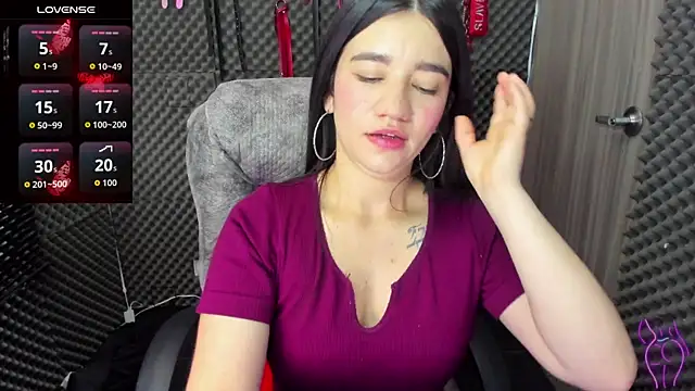 lilihot  online show from November 6, 3:35 pm