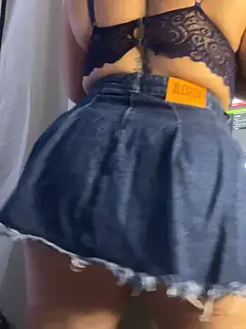 Snapshot of karla_hotgirl chatting on March 22, 3:41 am karla hotgirl online show from March 22, 3:41 am