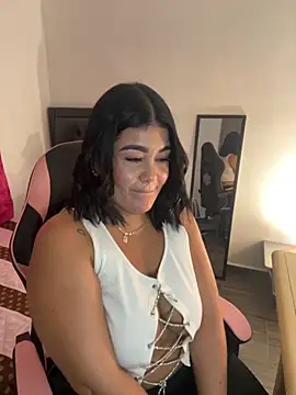 Snapshot of karla_hotgirl chatting on September 18, 2:13 am karla hotgirl online show from September 18, 2:13 am