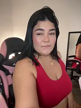 Snapshot of karla_hotgirl chatting on December 18, 2:06 am karla hotgirl online show from December 18, 2:06 am